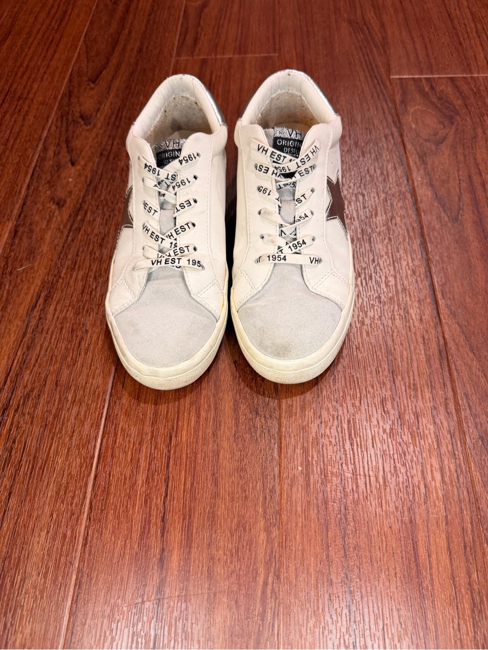 Vintage Havana Cream and Brown Star-Accent Low-Top Sneakers